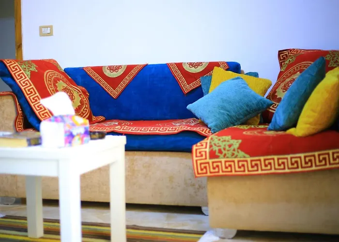 Sea Breeze Apartment *